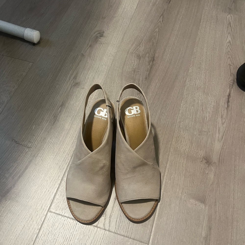 Gianni Bini Tan Sandals